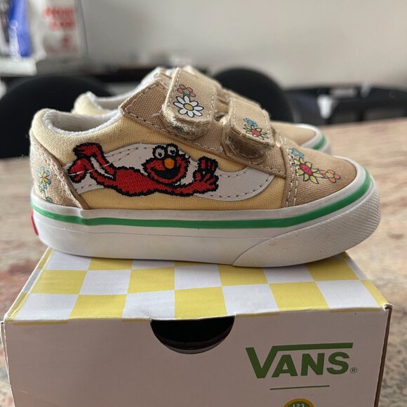 Limited Edition Elmo Vans - Picture 1 of 3